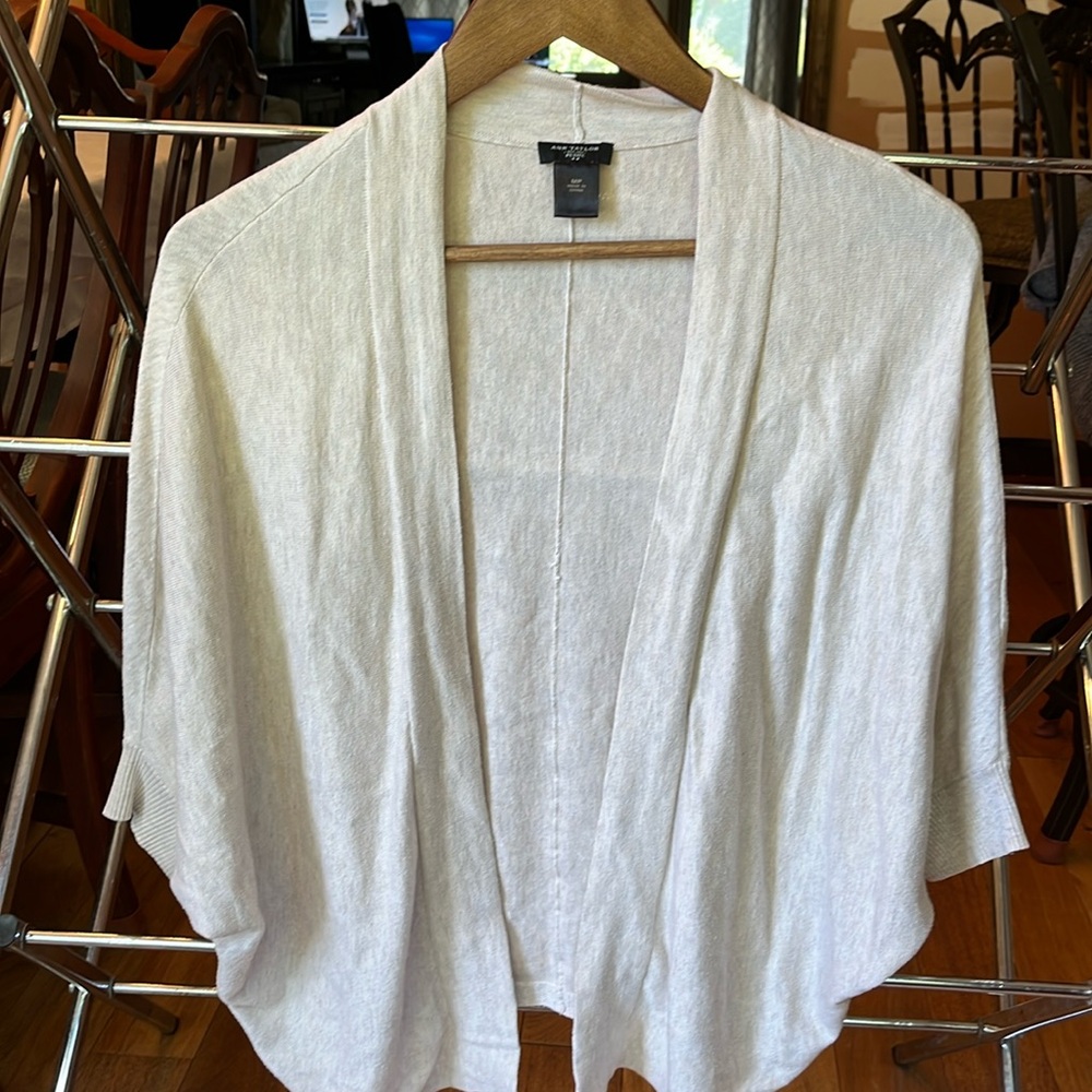 Ann Taylor Woman’s Sweater cardigan Sz MP